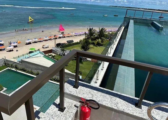 Apartamento térreo com piscina beira mar de Porto de Galinhas